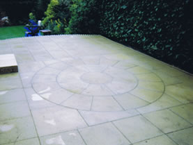 Patterned paving completed in landscaped garden in Goole.